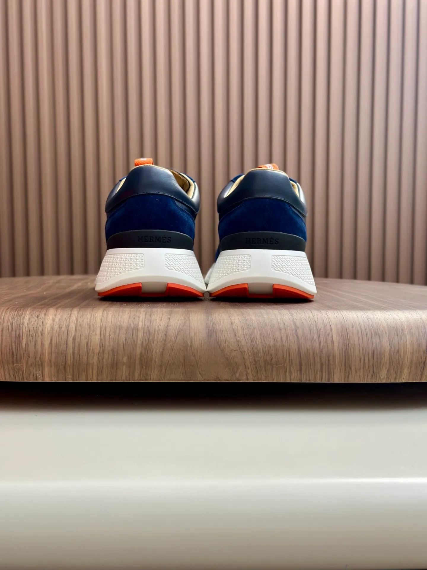 [HERMES] Hermès men's shoes 💰840💰 - High-end quality original order - Upper: 🔝 tumbled calfskin, brand canvas cloth, shoe body sewn with ´H´ pattern - Lining: water-dyed cowhide - Outsole: ultra-light T men's shoes 💰U foam rubber; two-color molded outsole - Ultra-high quality control, fine workmanship: highlighted (high-end, luxury, grade) -Size :39-44 (38, 45, can be customized)